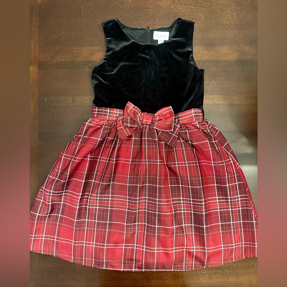 Girl’s Holiday/Party dress. Black velvet top w/zip.  The Children’s PlaceSize 8